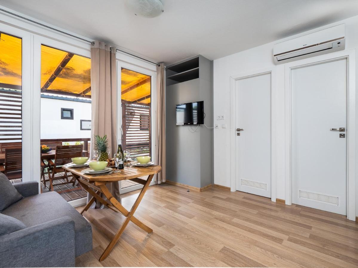 Salve Croatia Mobile Homes In Amadria Park Trogir Seget Vranjica Exterior photo